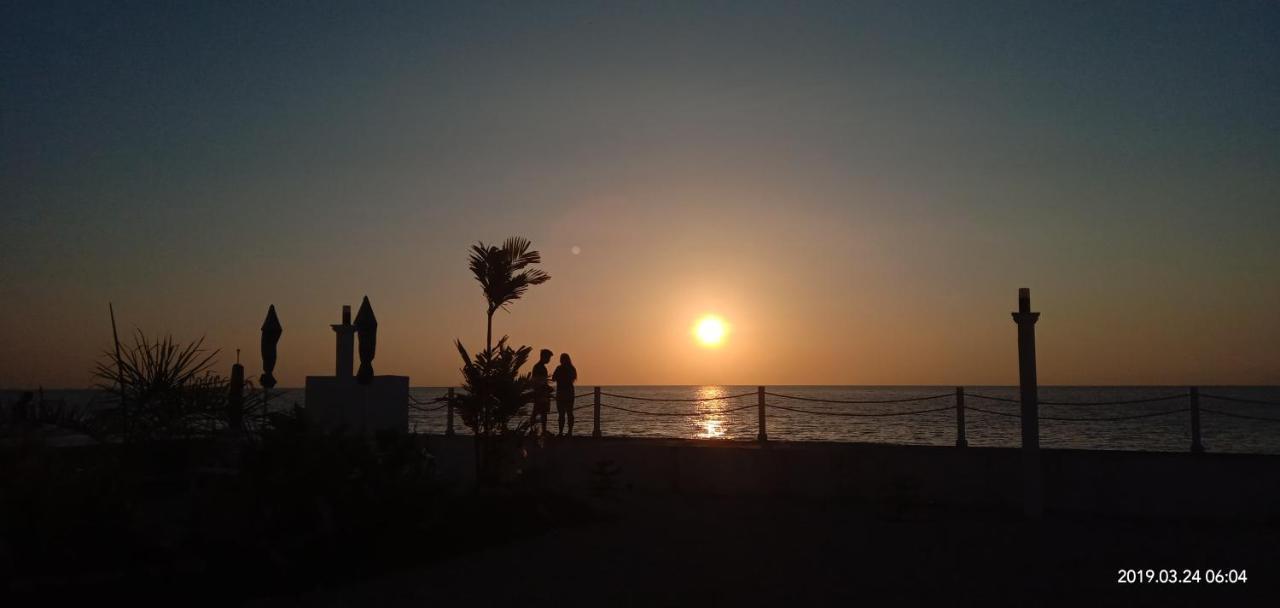 Seascape Beach Resort 오슬롭 외부 사진