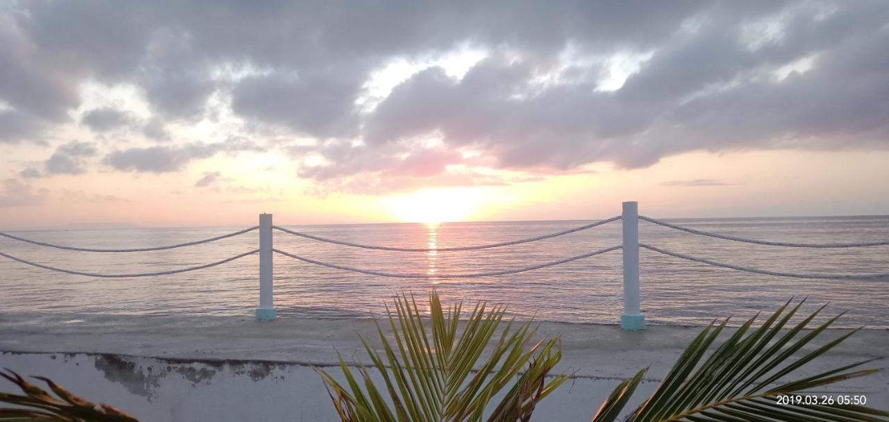 Seascape Beach Resort 오슬롭 외부 사진